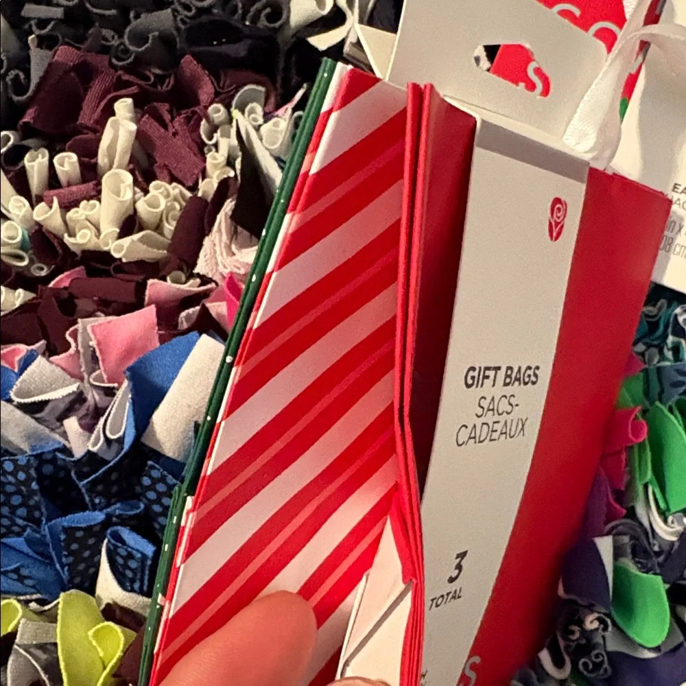 🆕American Greetings “Favor” Small Gift Bags, 6 Total